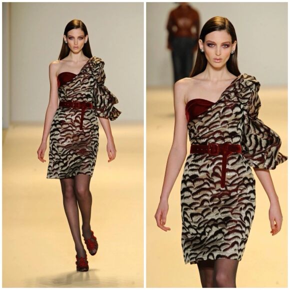 $2490 Carolina Herrera Runway CORSETED Velvet & Brocade!  Puff Sleeve Dress 4 - Picture 4 of 8